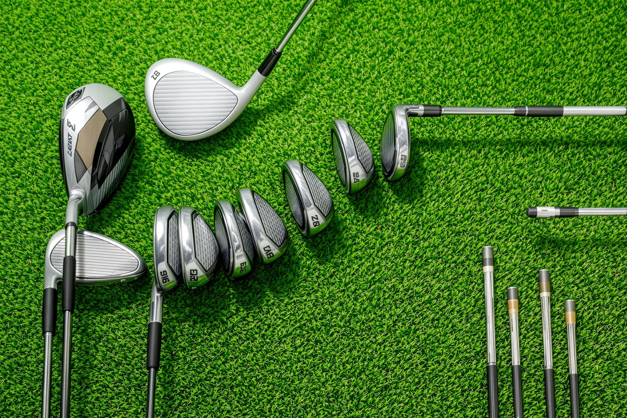 ゴルフ初心者が最初に買うべきクラブセットの選び方【2025年版】