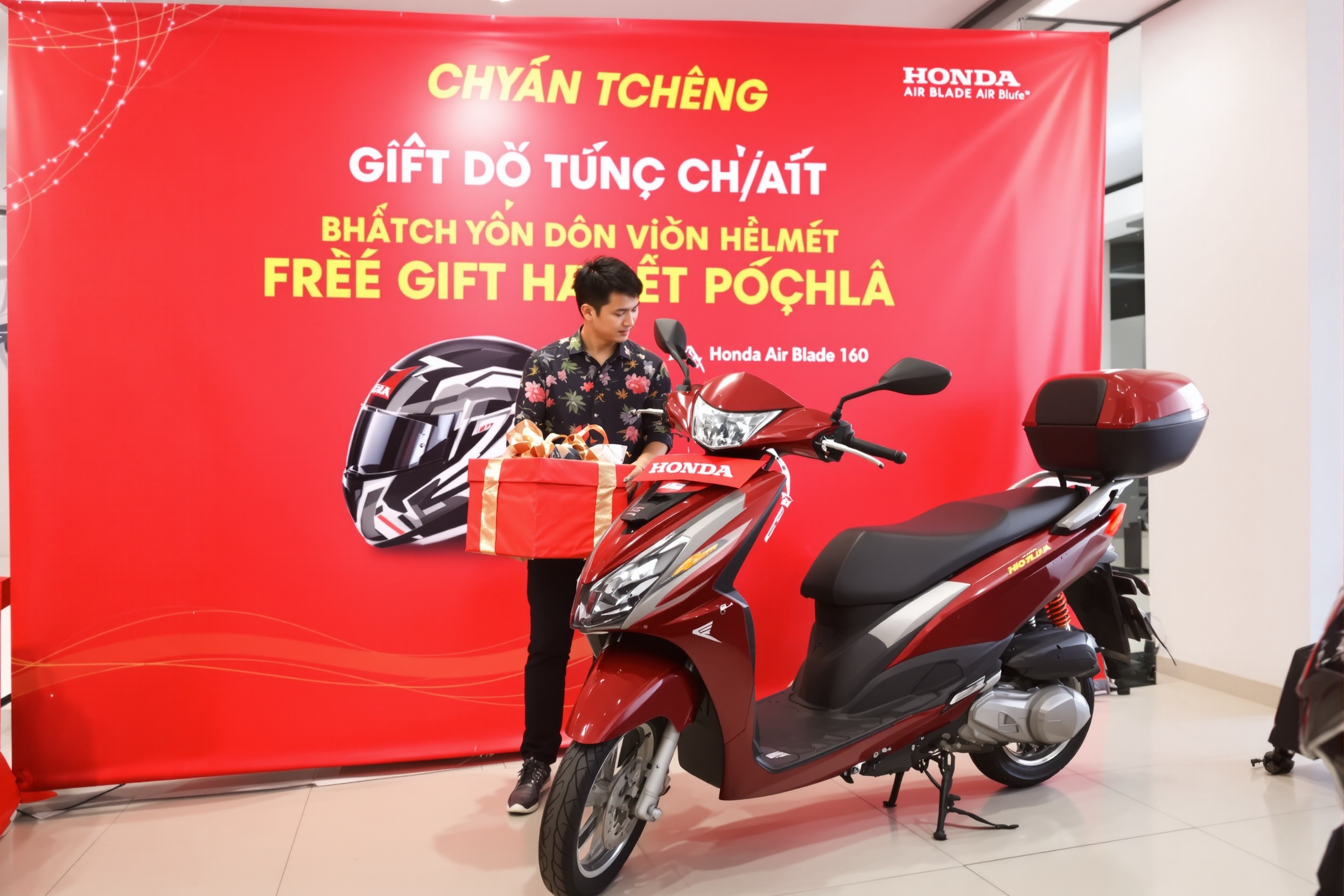 Ưu đãi tháng 7 – Tặng mũ bảo hiểm khi mua Air Blade 160