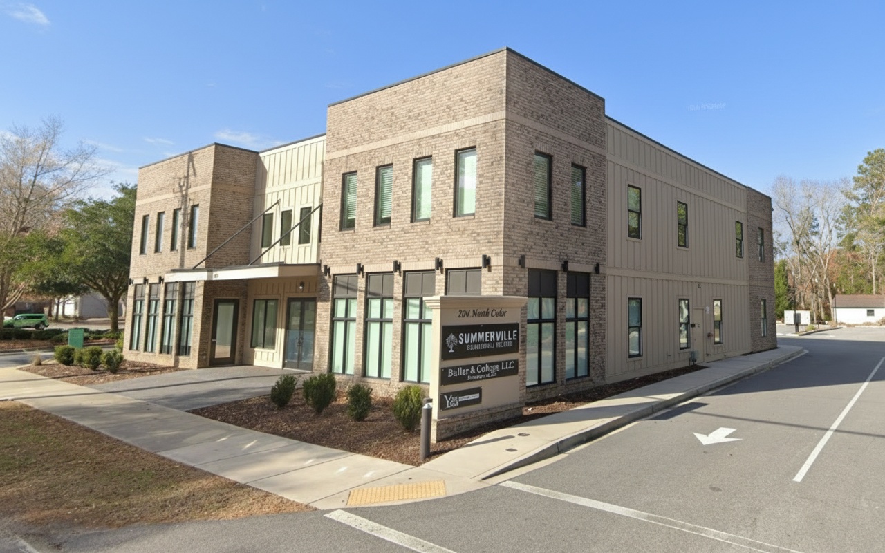 James Fox MD Office Building - 204 N Cedar St, Summerville, SC