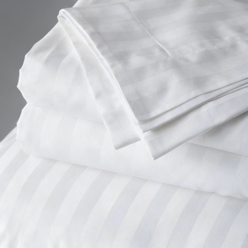 Nevresim Takımı — %80 Pamuk / %20 Polyester Lüks (93 Tel, Beyaz Çizgili)