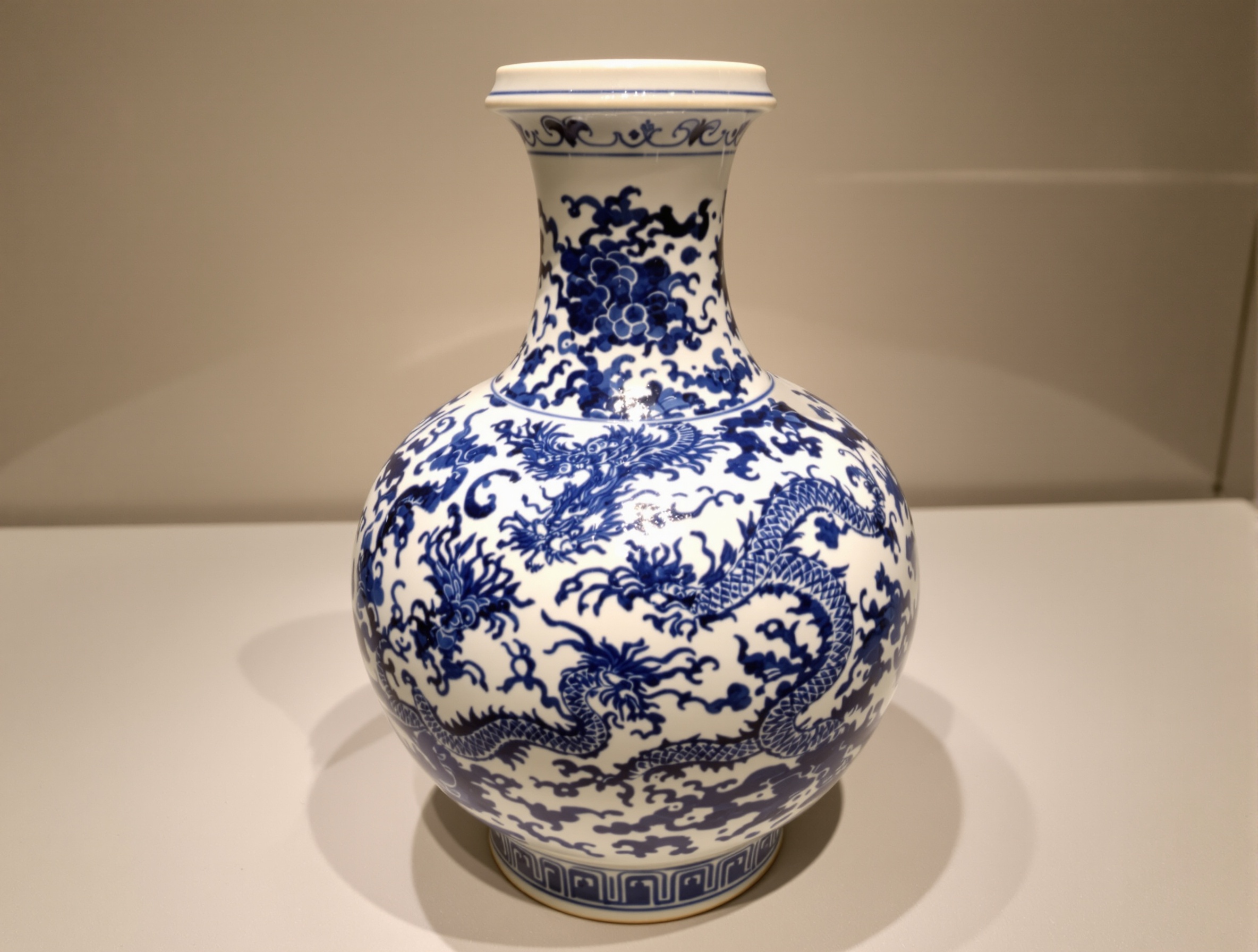 清代 青花龍文大壺